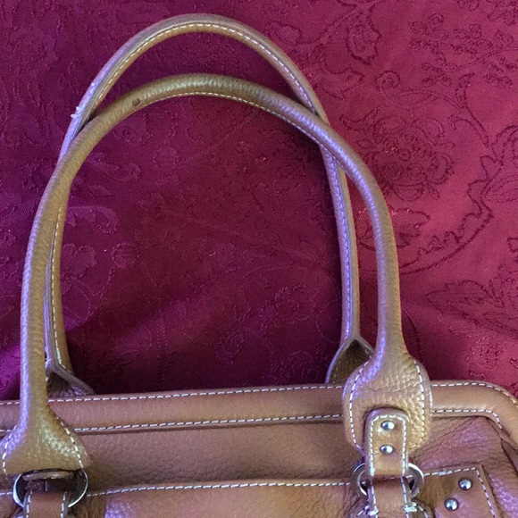 GUC Tignanello Handbag. Slight wear on one corner - Picture 6 of 6